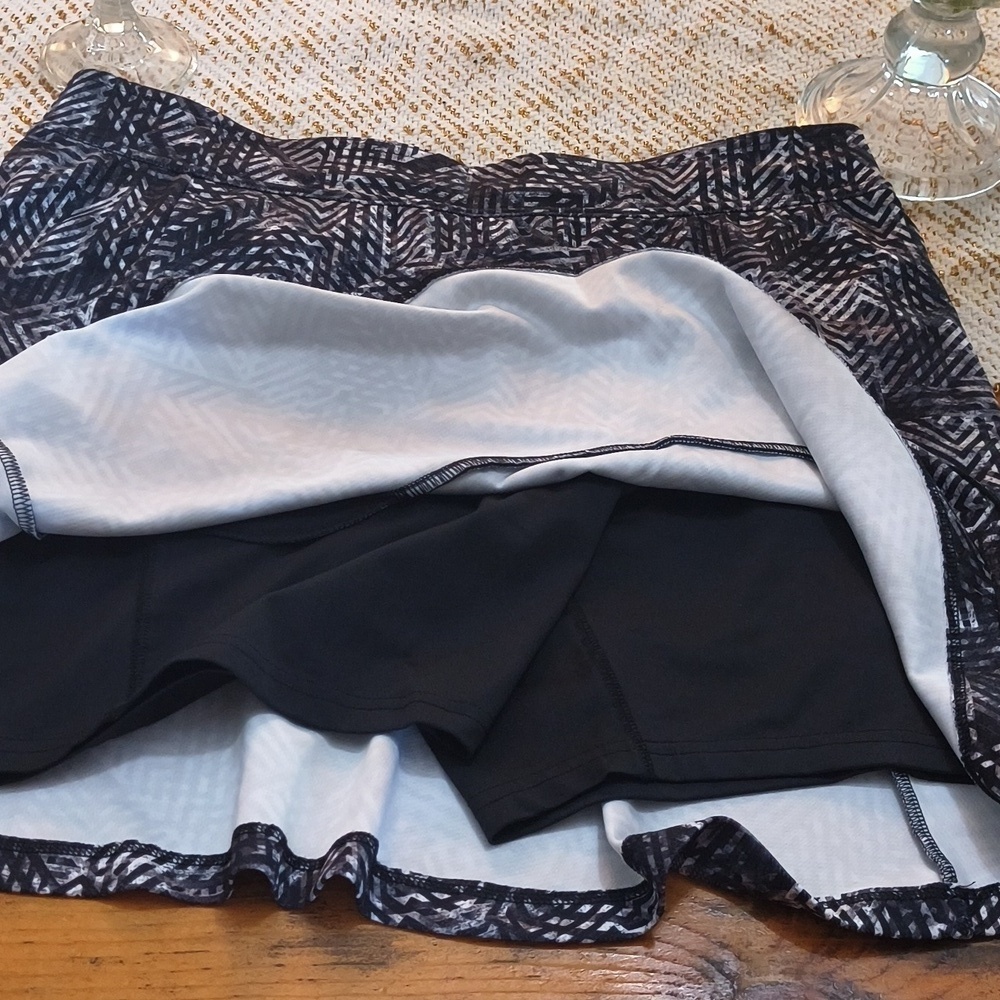 Black gray golf tennis skort size medium Athletic Athleisure Hiking outdoors - Picture 3 of 9